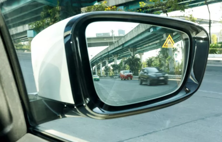 Changer des capteurs d'angles morts qui ne marchent plus dans une voiture sans permis, Plaisir, PROG/TUNERS