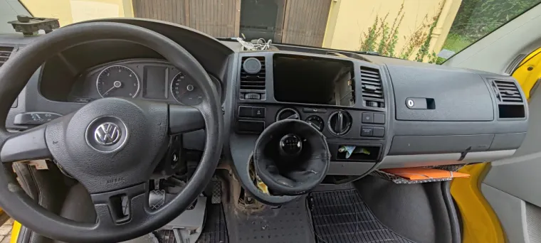 Création d'un faisceau électrique pour installation écran car Play et les haut parleurs dans les portes à MAUREPAS , Plaisir, PROG/TUNERS