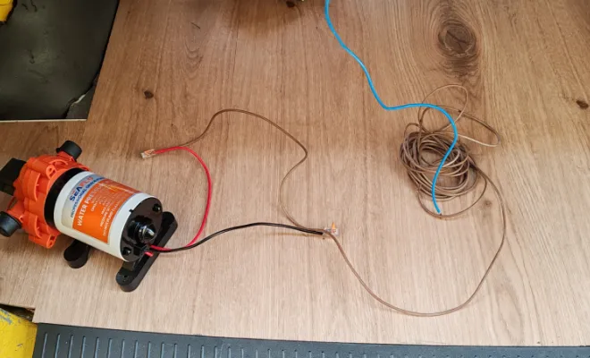 Installation électrique autonome pour un Van Volkswagen T5 , Plaisir, PROG/TUNERS