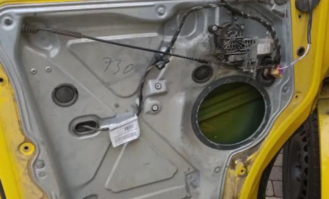 Création d'un faisceau électrique pour installation écran car Play et les haut parleurs dans les portes à MAUREPAS , Plaisir, PROG/TUNERS